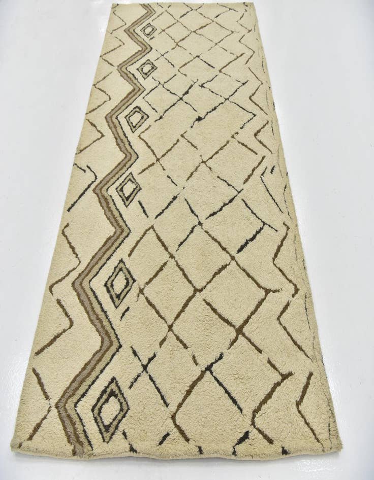 Detail image of  5' 2 x 8' 2 Luna Wool Rug