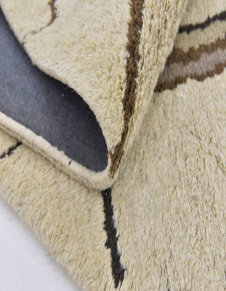 Detail image of  5' 2 x 8' 2 Luna Wool Rug