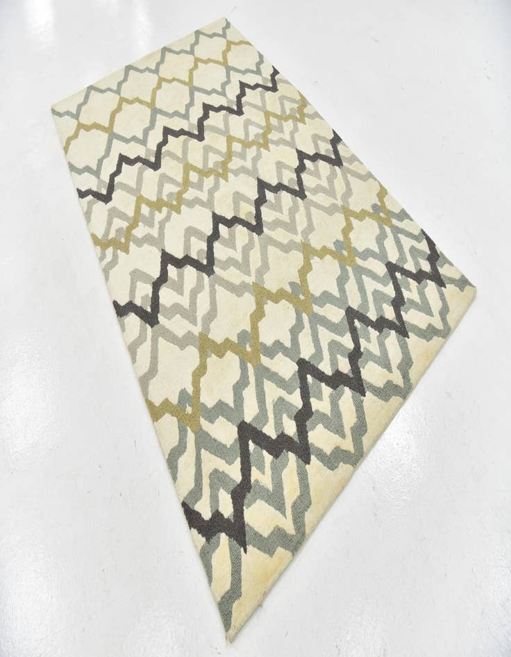 Detail image of  5' x 8' Luna Wool Rug