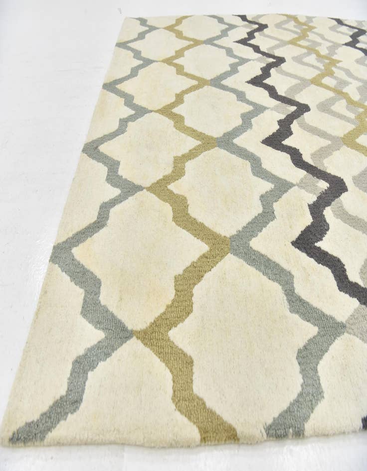 Detail image of  5' x 8' Luna Wool Rug