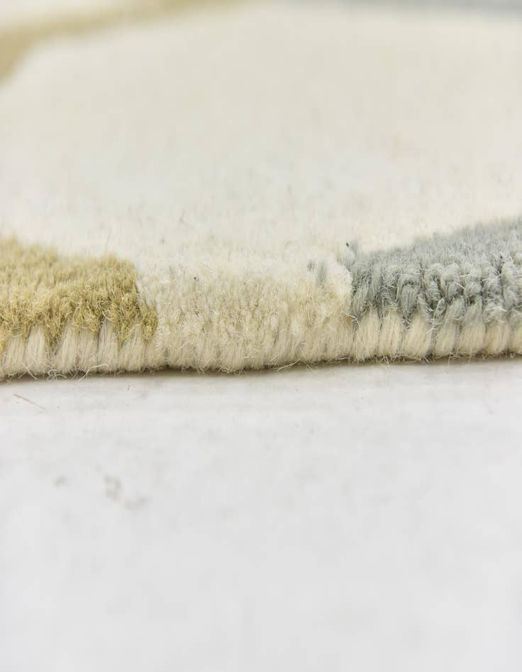 Detail image of  5' x 8' Luna Wool Rug