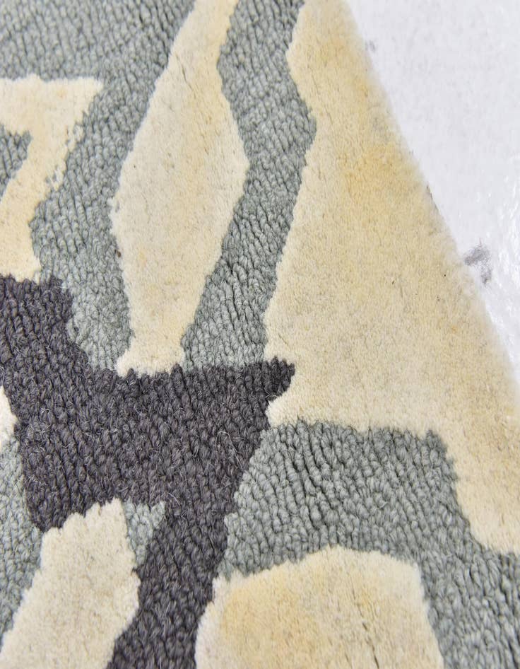 Detail image of  5' x 8' Luna Wool Rug