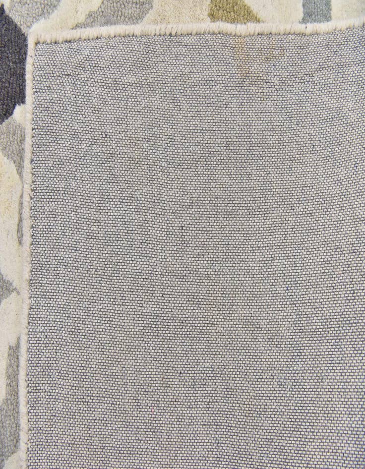 Detail image of  5' x 8' Luna Wool Rug