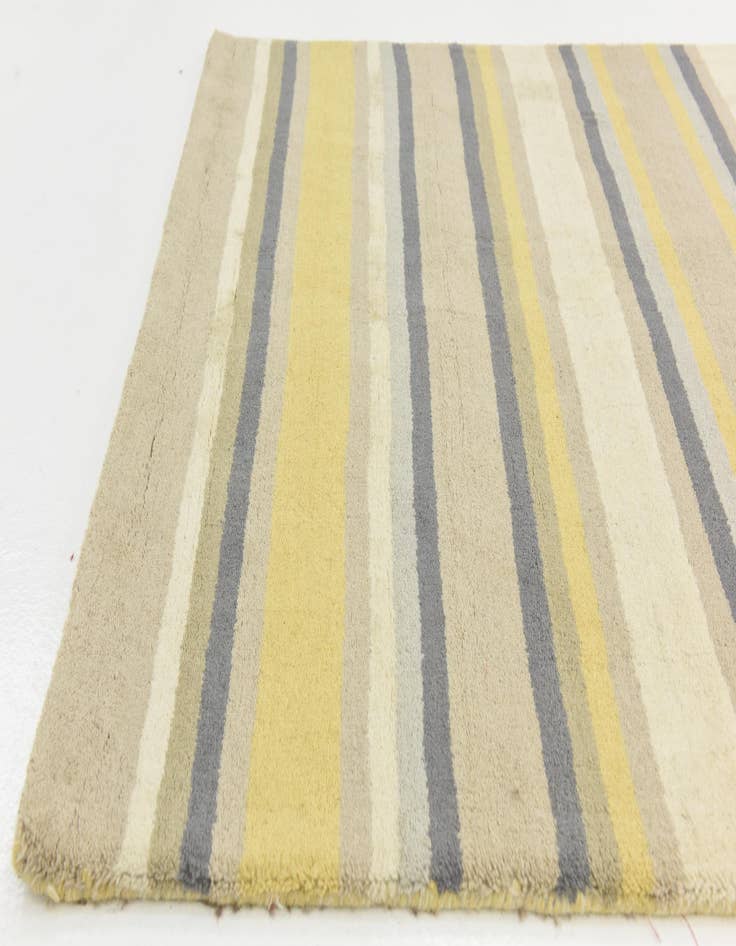 Detail image of  4' x 5' 7 Luna Wool Rug