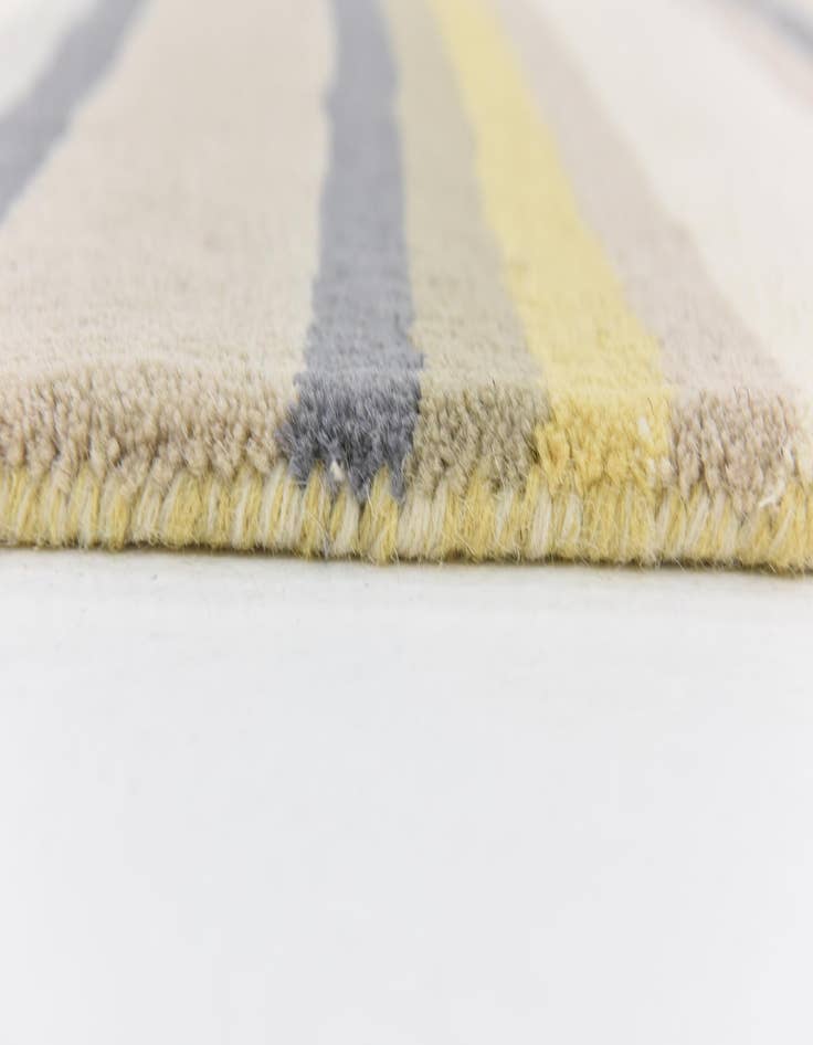 Detail image of  4' x 5' 8 Luna Wool Rug