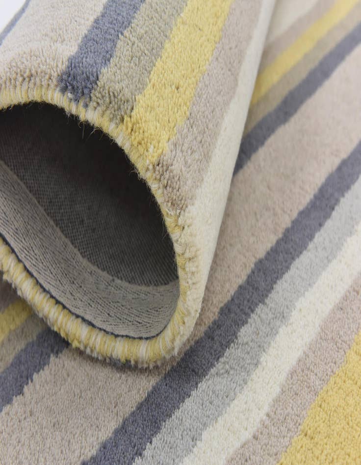 Detail image of  4' x 5' 8 Luna Wool Rug