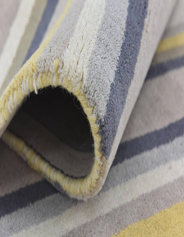 Detail image of  4' x 5' 8 Luna Wool Rug