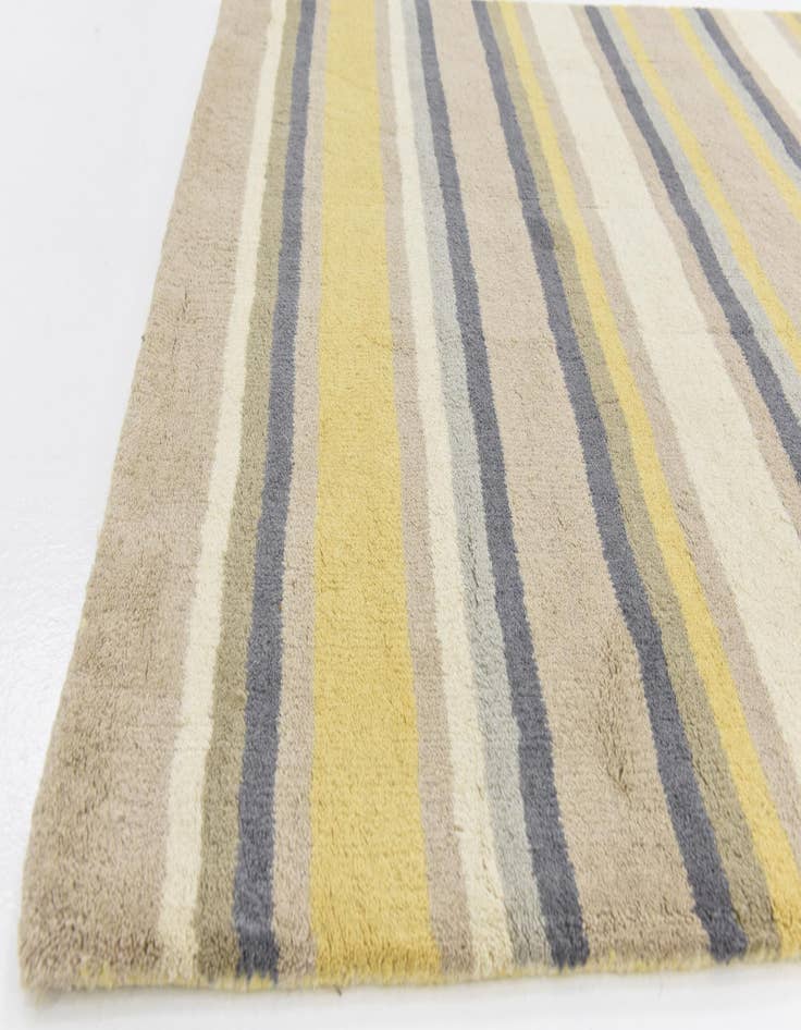 Detail image of  4' x 5' 8 Luna Wool Rug