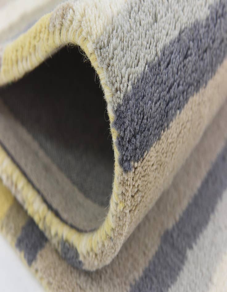 Detail image of  4' x 5' 8 Luna Wool Rug