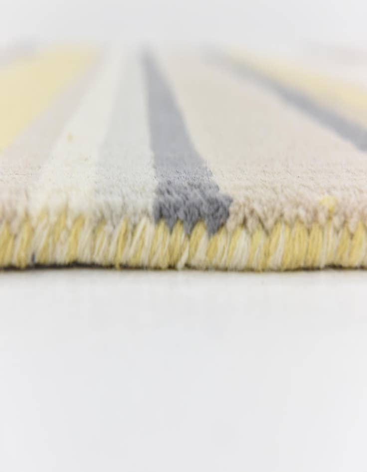 Detail image of  4' x 5' 6 Luna Wool Rug