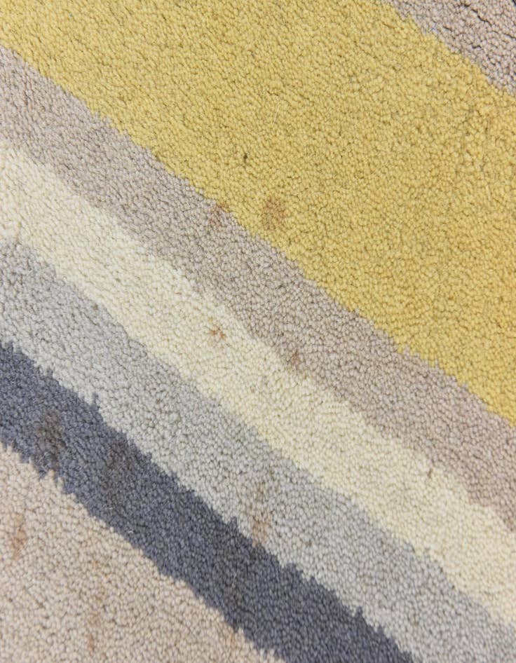 Detail image of  4' x 5' 6 Luna Wool Rug