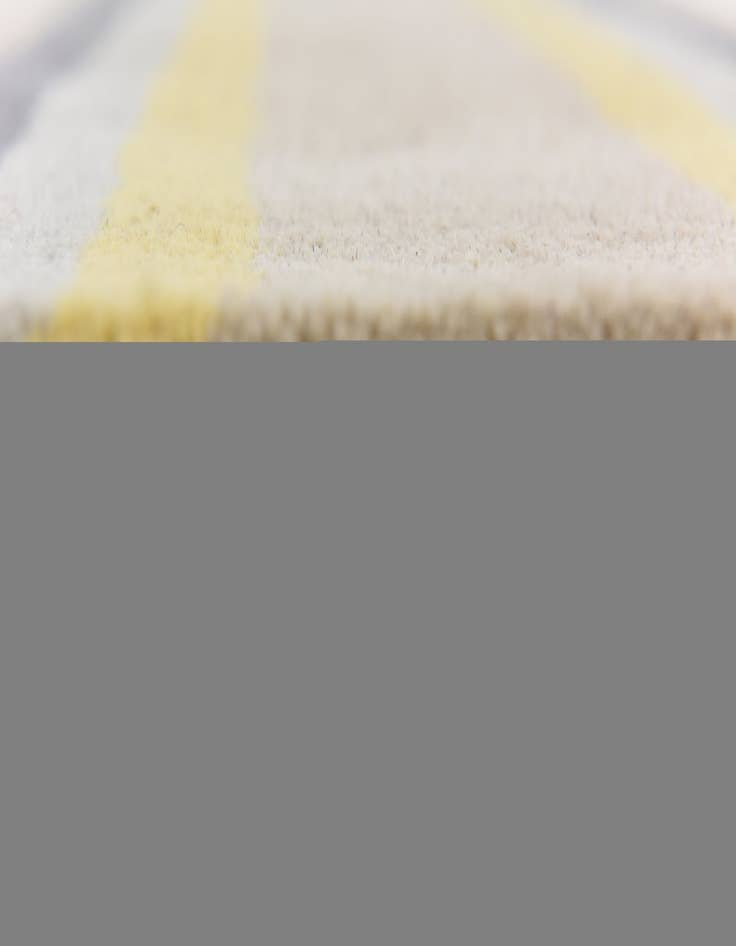 Detail image of  4' x 5' 8 Luna Wool Rug