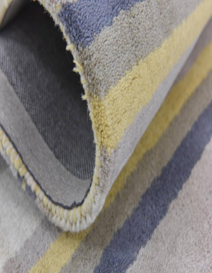 Detail image of  4' x 5' 8 Luna Wool Rug