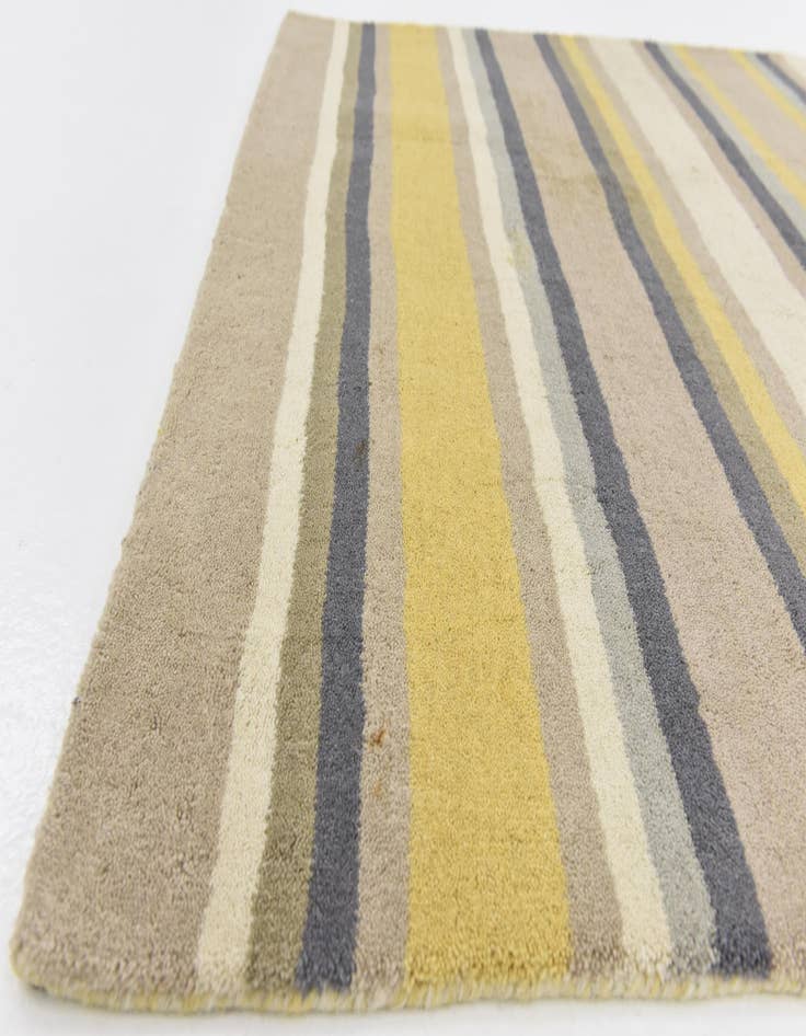 Detail image of  4' x 5' 6 Luna Wool Rug