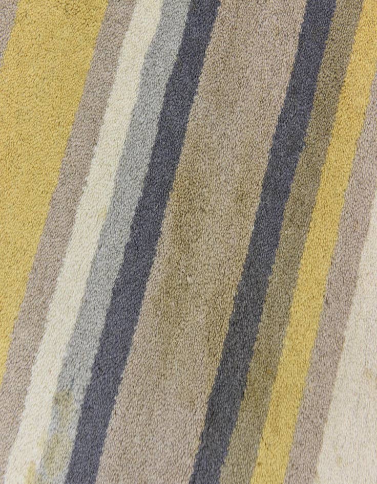 Detail image of  4' x 5' 6 Luna Wool Rug