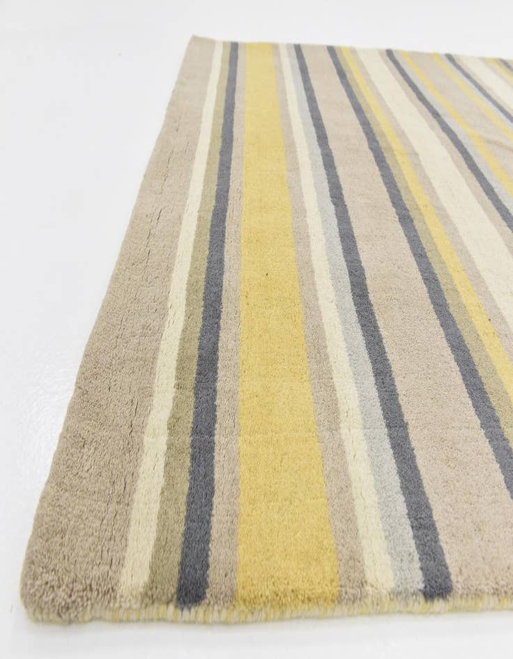 Detail image of  4' x 5' 8 Luna Wool Rug