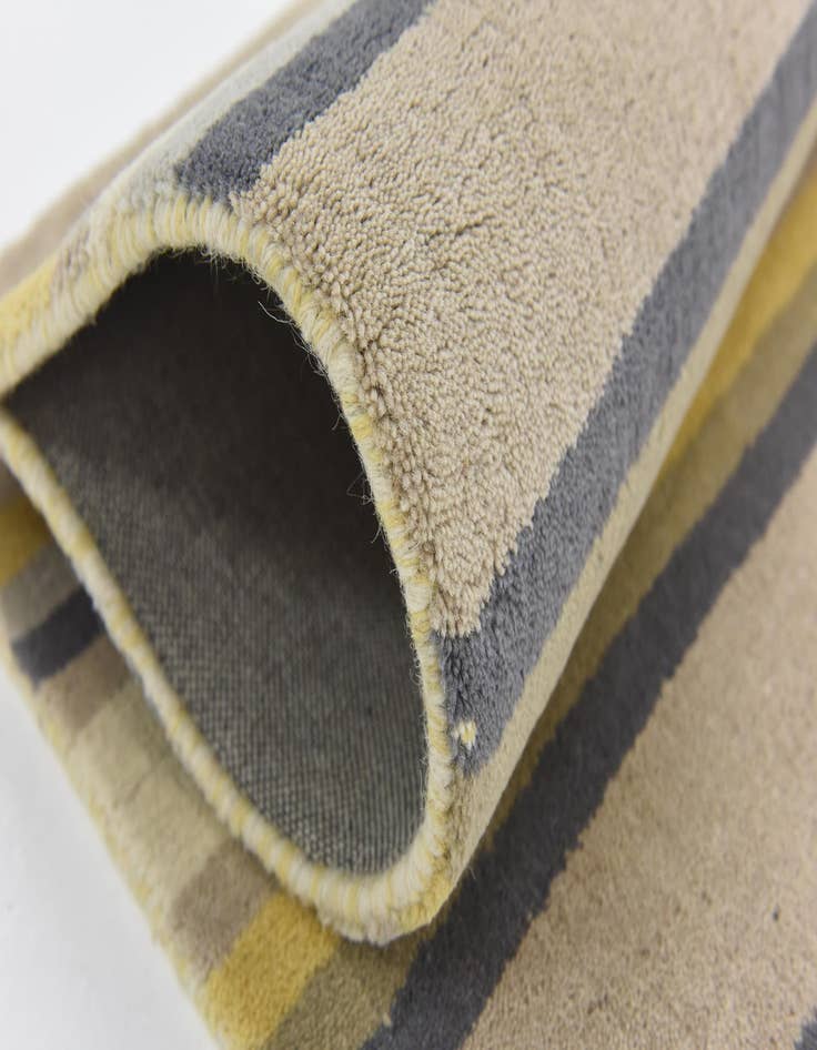 Detail image of  4' x 5' 8 Luna Wool Rug