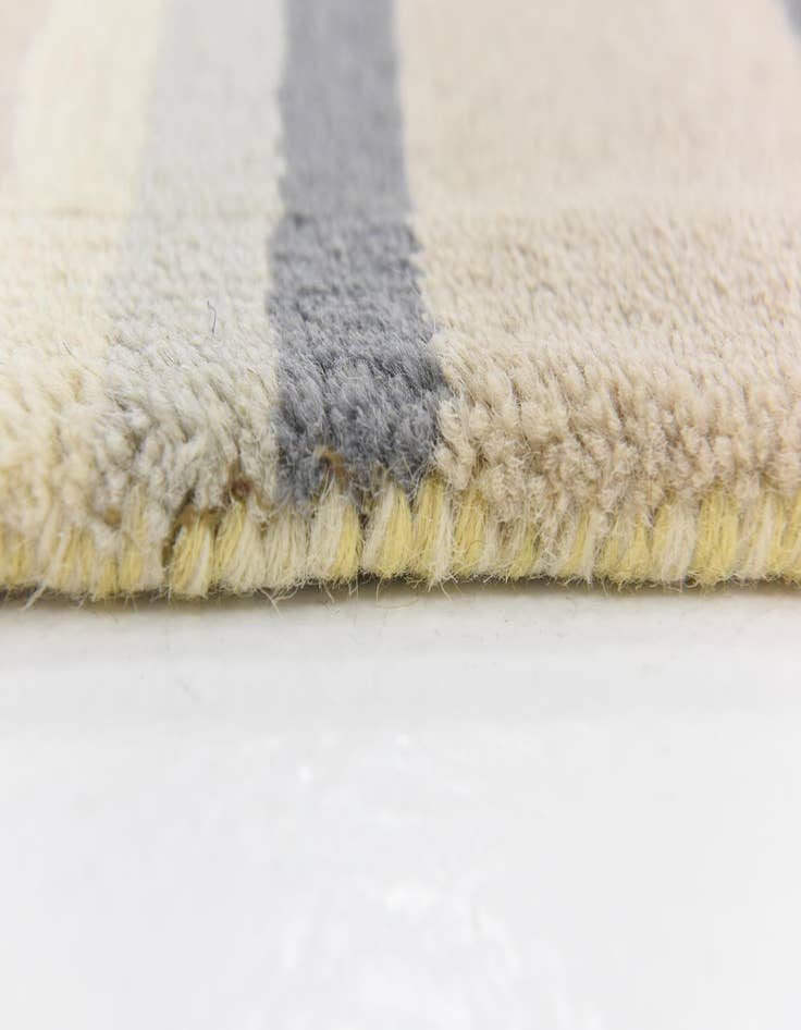 Detail image of  4' x 5' 7 Luna Wool Rug