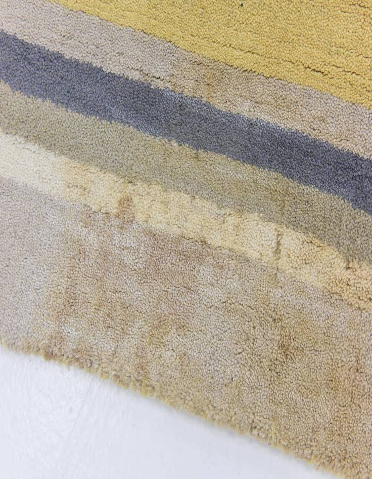 Detail image of  4' x 5' 7 Luna Wool Rug