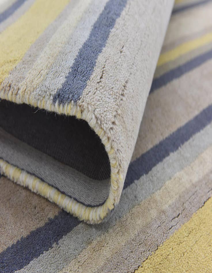 Detail image of  4' x 5' 7 Luna Wool Rug