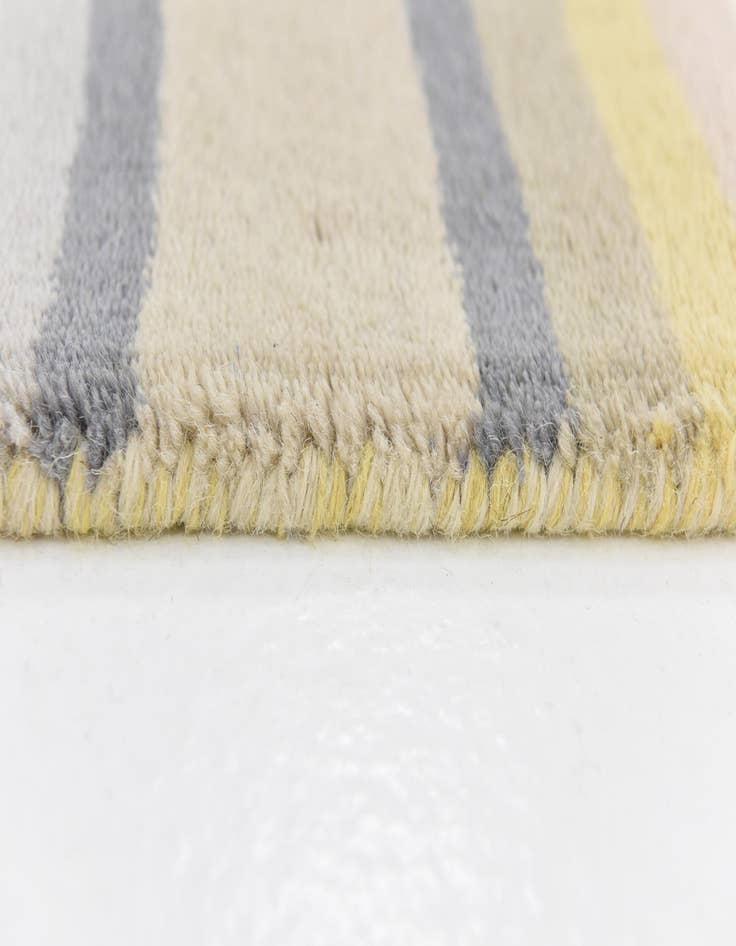 Detail image of  4' x 5' 8 Luna Wool Rug