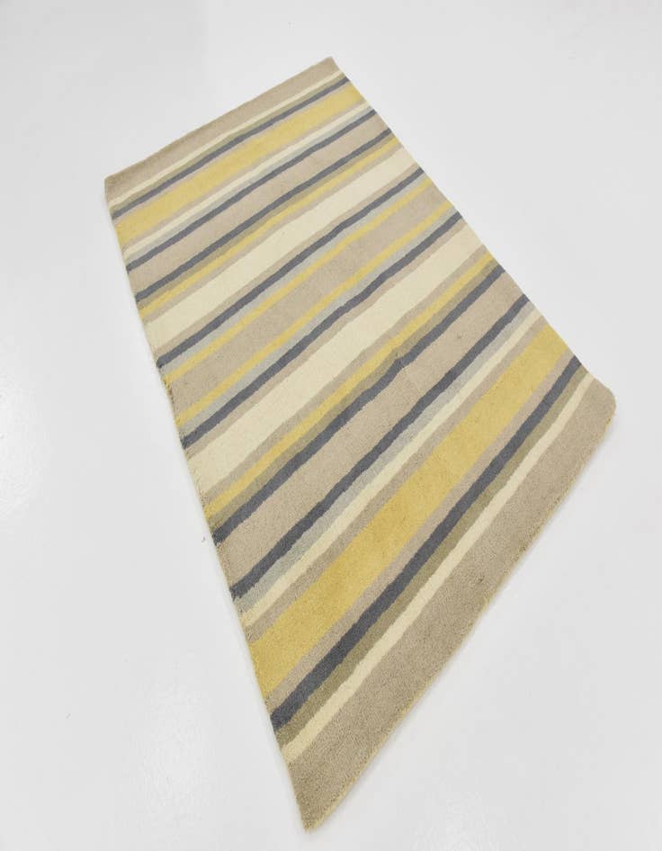 Detail image of  4' x 5' 6 Luna Wool Rug