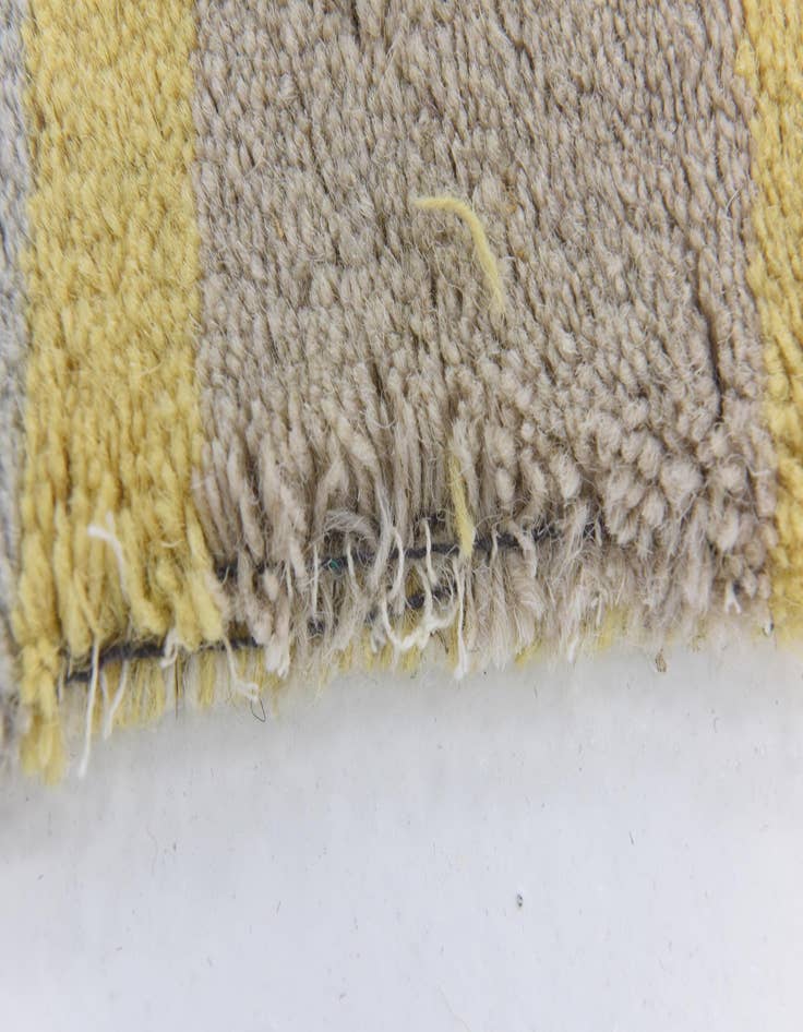 Detail image of  4' x 5' 6 Luna Wool Rug