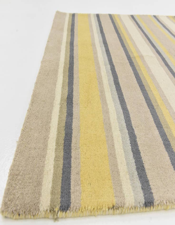 Detail image of  4' x 5' 7 Luna Wool Rug