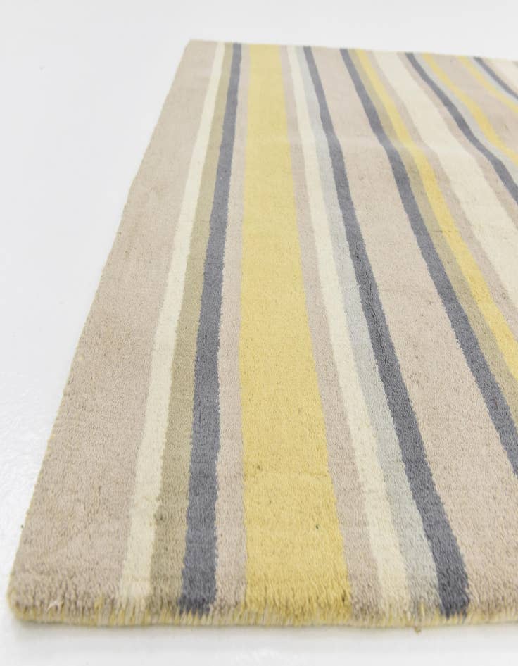 Detail image of  4' x 5' 7 Luna Wool Rug