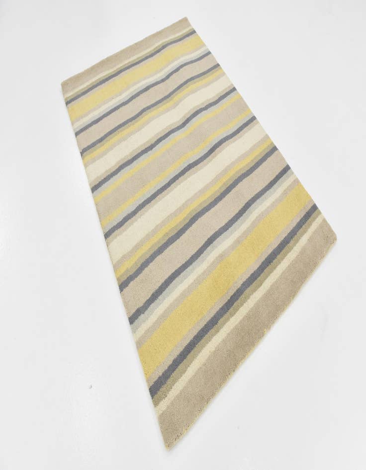 Detail image of  4' x 5' 7 Luna Wool Rug