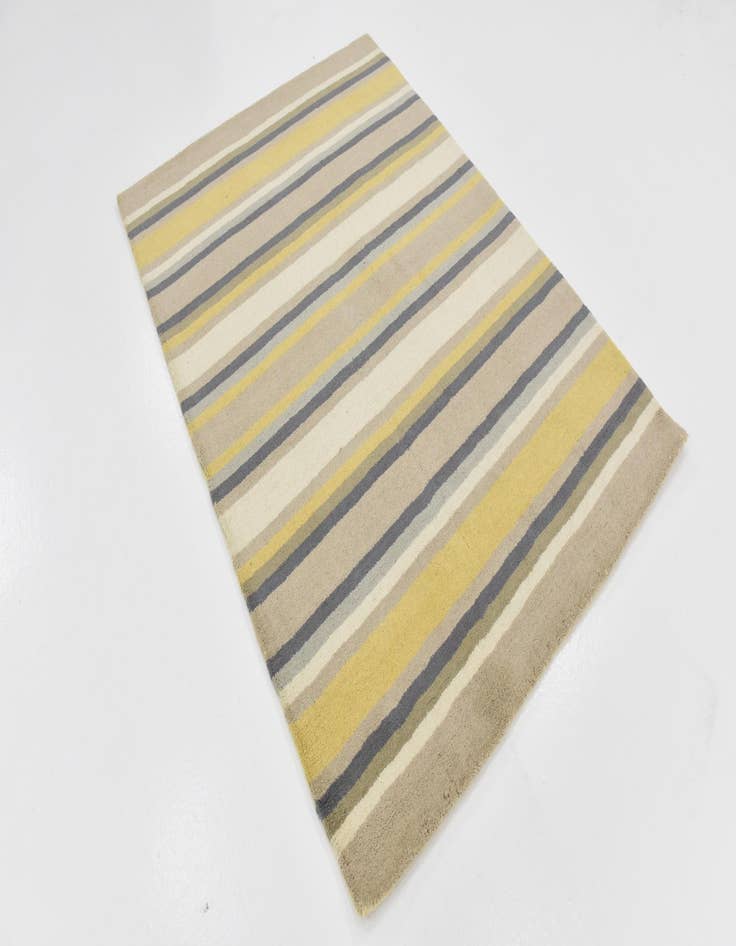 Detail image of  4' x 5' 6 Luna Wool Rug