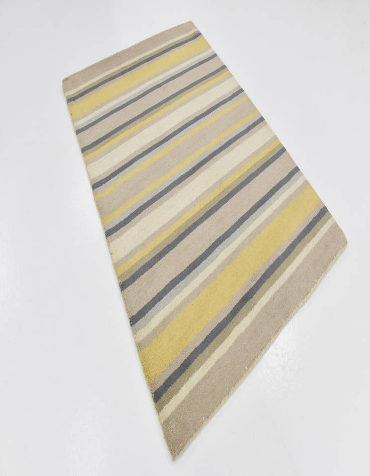 Detail image of  4' x 5' 7 Luna Wool Rug