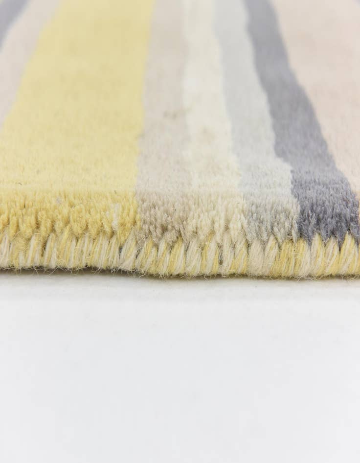 Detail image of  4' x 5' 7 Luna Wool Rug