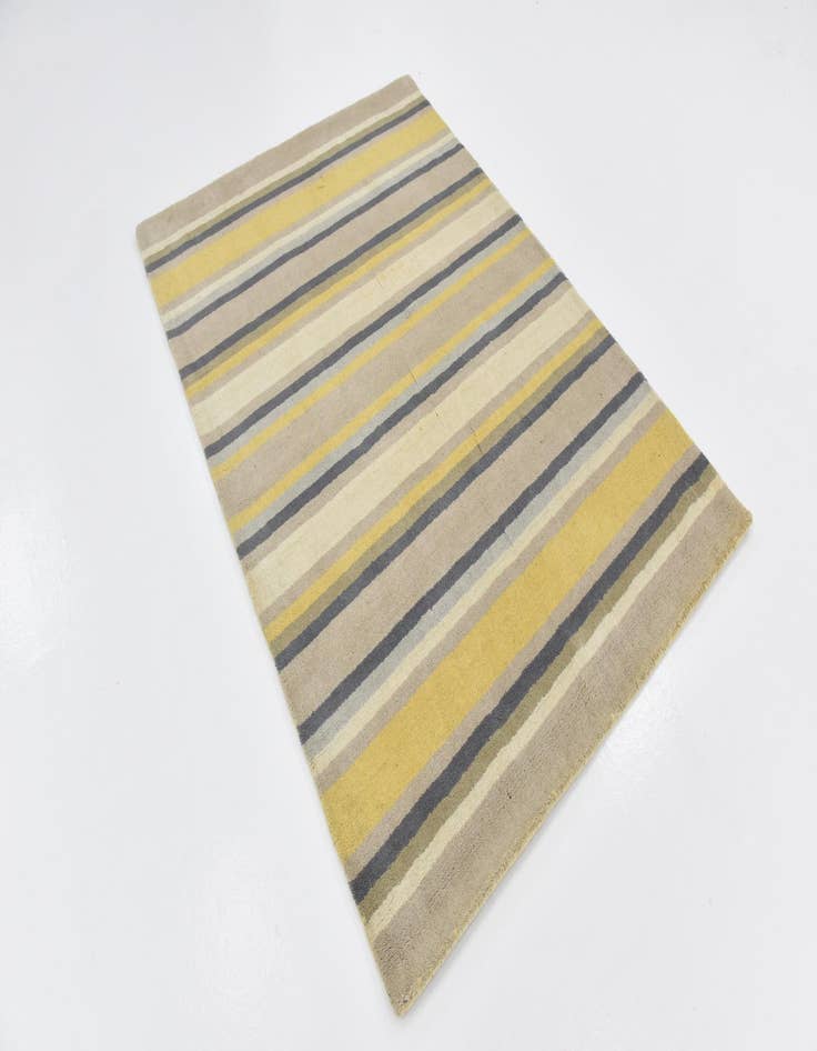 Detail image of  4' x 5' 7 Luna Wool Rug