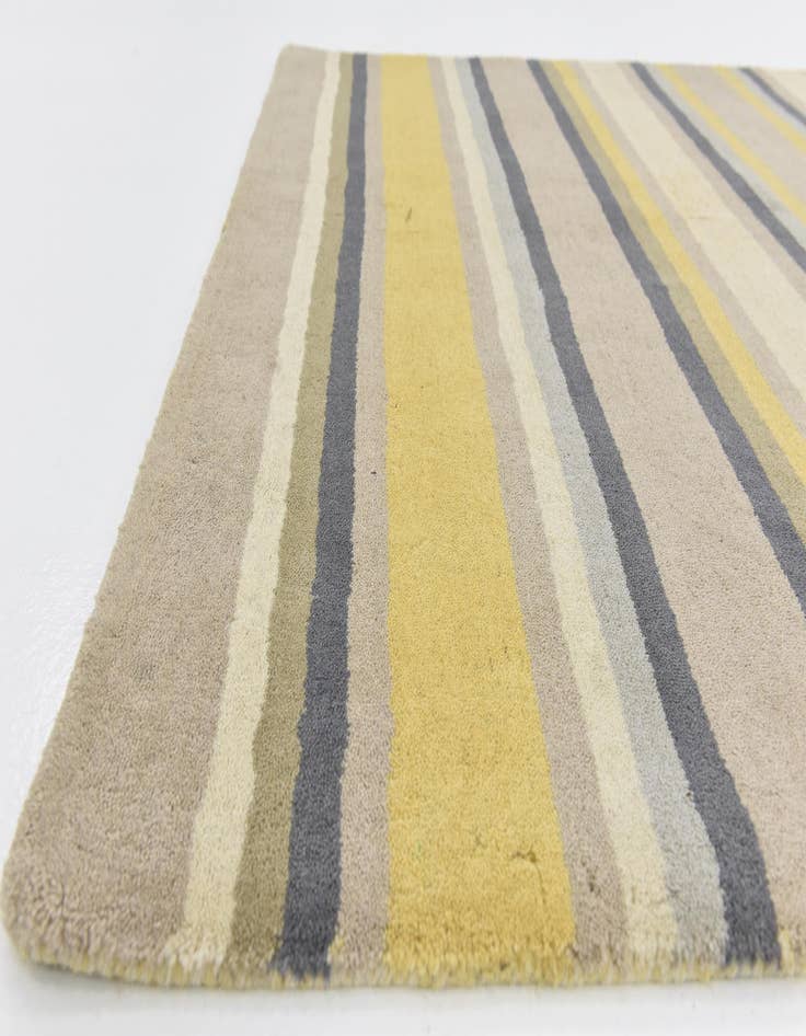 Detail image of  4' x 5' 7 Luna Wool Rug