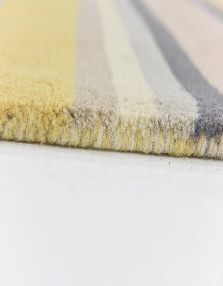 Detail image of  4' x 5' 7 Luna Wool Rug