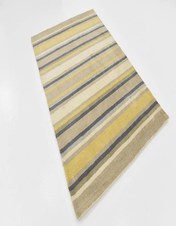 Detail image of  4' x 5' 7 Luna Wool Rug