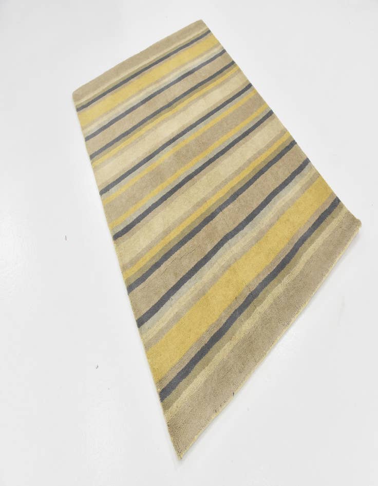 Detail image of  4' x 5' 7 Luna Wool Rug