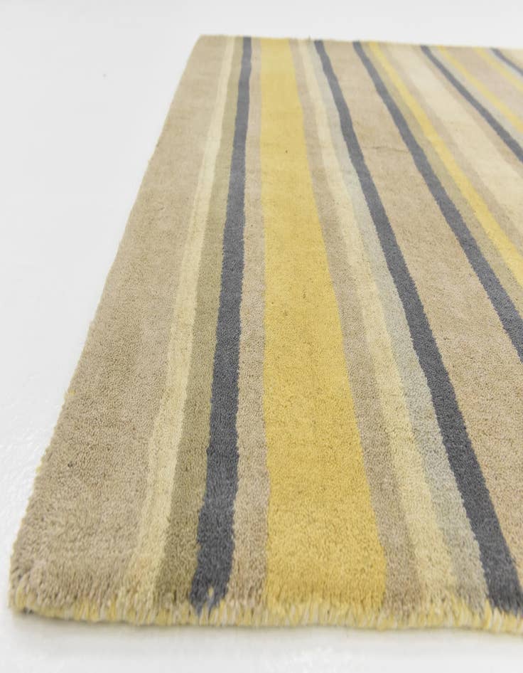 Detail image of  4' x 5' 7 Luna Wool Rug