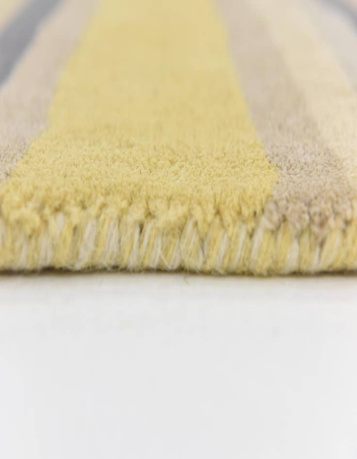 Detail image of  4' x 5' 7 Luna Wool Rug