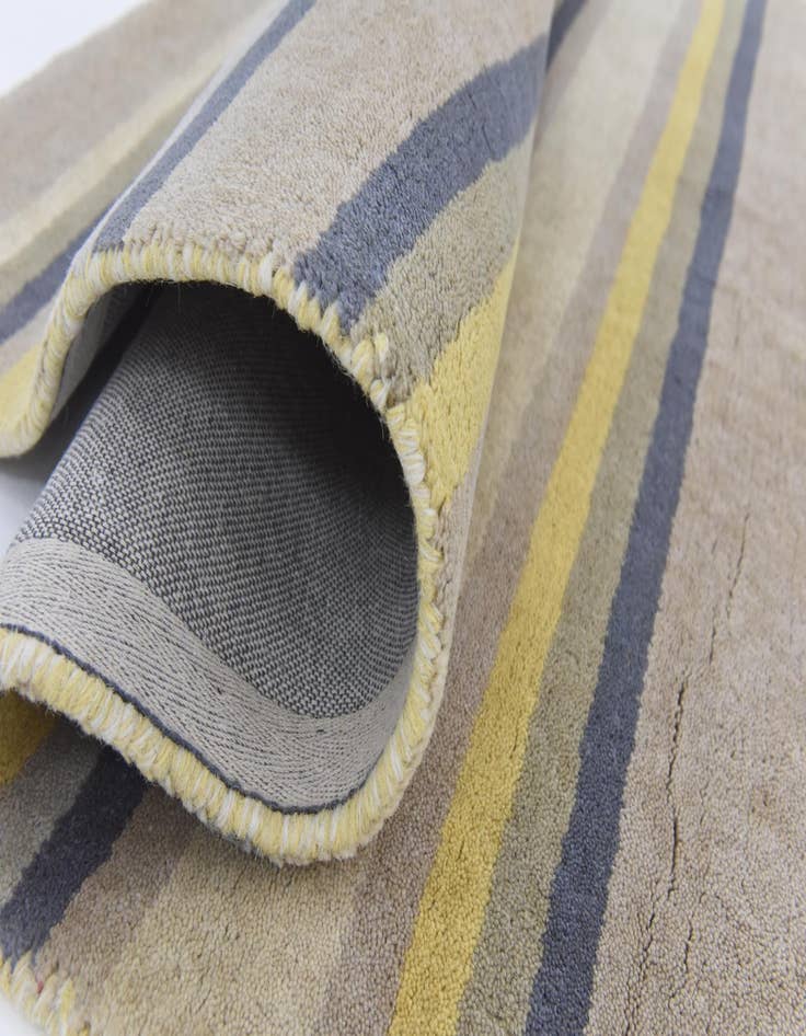 Detail image of  4' x 5' 7 Luna Wool Rug