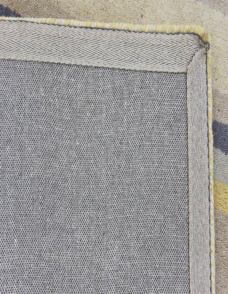 Detail image of  4' x 5' 7 Luna Wool Rug