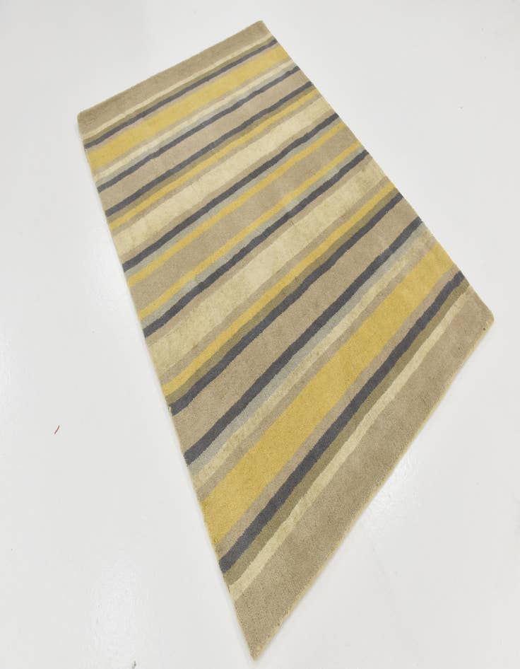 Detail image of  4' x 5' 7 Luna Wool Rug