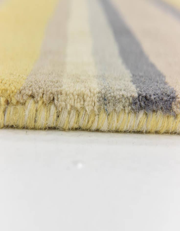 Detail image of  4' x 5' 7 Luna Wool Rug