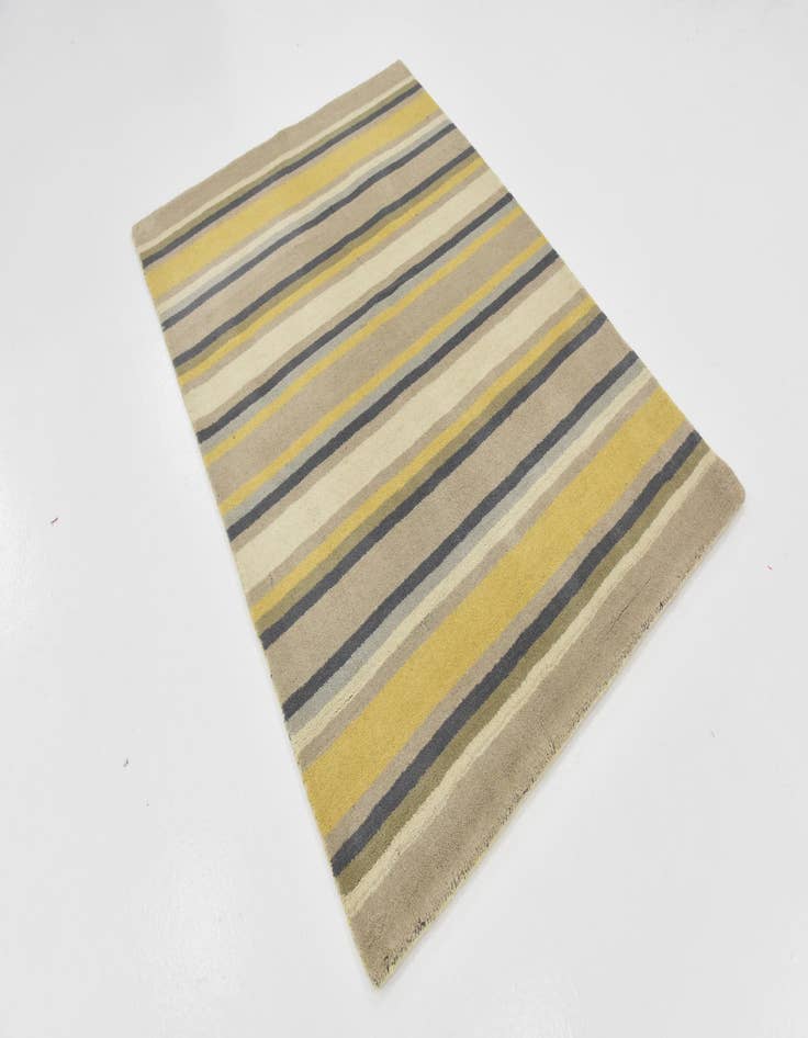 Detail image of  4' x 5' 7 Luna Wool Rug