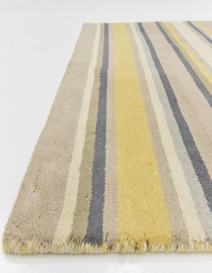 Detail image of  4' x 5' 7 Luna Wool Rug