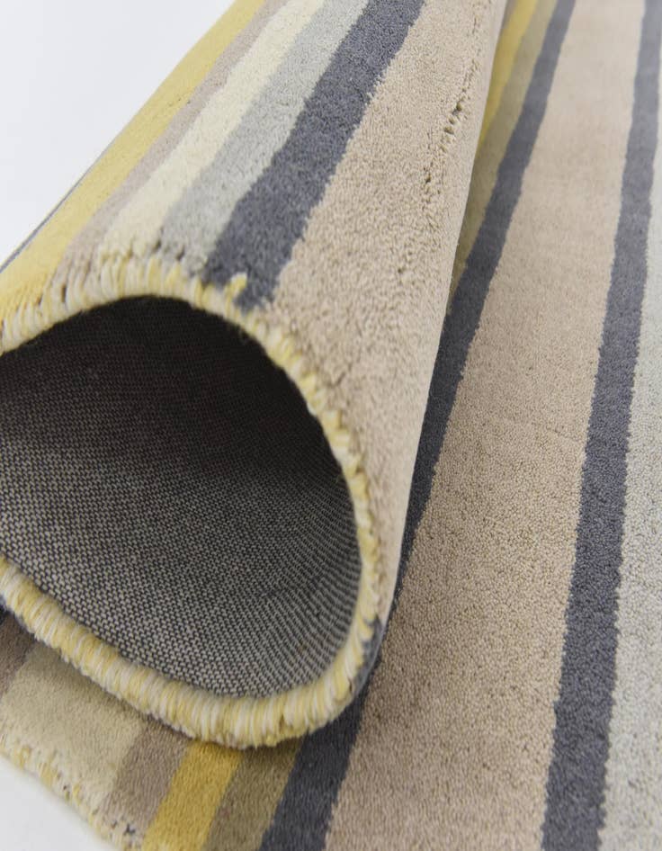 Detail image of  4' x 5' 7 Luna Wool Rug