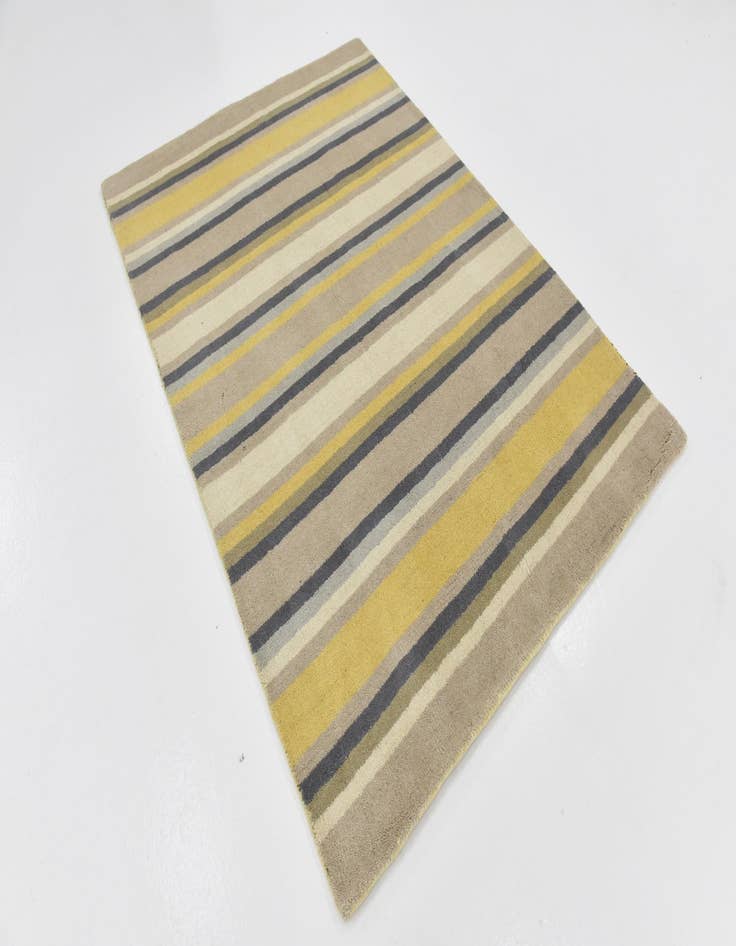 Detail image of  4' x 5' 7 Luna Wool Rug