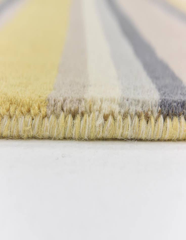 Detail image of  4' x 5' 7 Luna Wool Rug