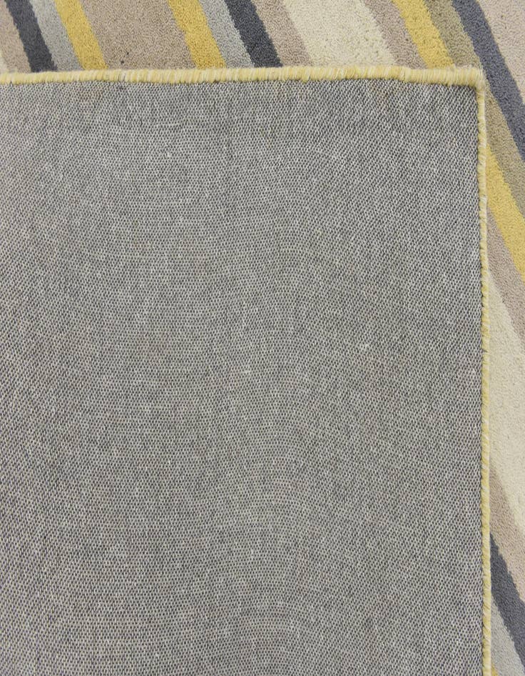 Detail image of  4' x 5' 7 Luna Wool Rug